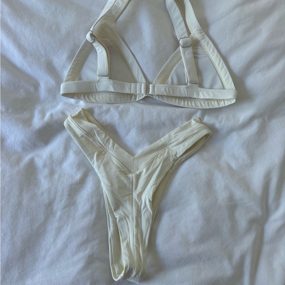 OneOne White Bikini Set - Picture 2 of 4